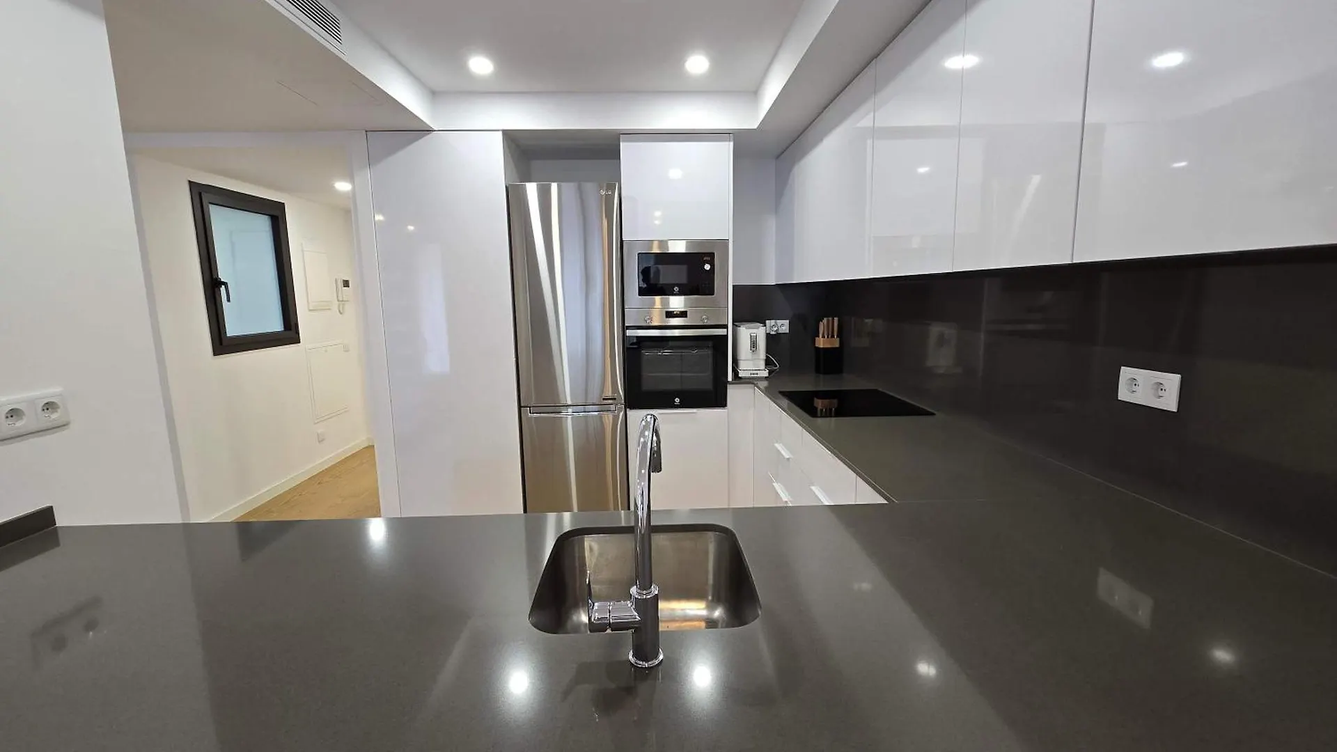 Eixample Penthouse - Bright 2Br Duplex With Terraces Apartment Barcelona 0*,  Spain